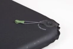 Exped SIM 3.8 M Zelfopblazende Slaapmat 13 Exped SIM 3.8 M Zelfopblazende Slaapmat -Buitenuitrusting 1267 1900 sim black close