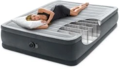 Intex Comfort Plush Hoog Luchtbed - Queensize - Ingebouwde Elektrische Pomp -Buitenuitrusting 1320 1900 64414 inuse3 2023 300