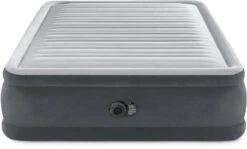 Intex Comfort Plush Hoog Luchtbed - Queensize - Ingebouwde Elektrische Pomp -Buitenuitrusting 1320 1900 64414 prd2 2023 300