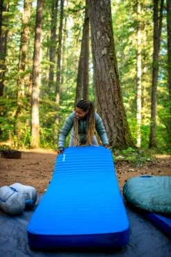 Therm-A-Rest MondoKing 3D 11.0 L Zelfopblazende Slaapmat -Buitenuitrusting 1900 1267 2020 thermarest oregon 3sisters geiser 0623