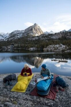 Therm-A-Rest Space Cowboy L Mummymodel Slaapzak 18 Therm-A-Rest Space Cowboy L Mummymodel Slaapzak -Buitenuitrusting 1900 1267 2022 thermarest sierranevada california patitucci 0220